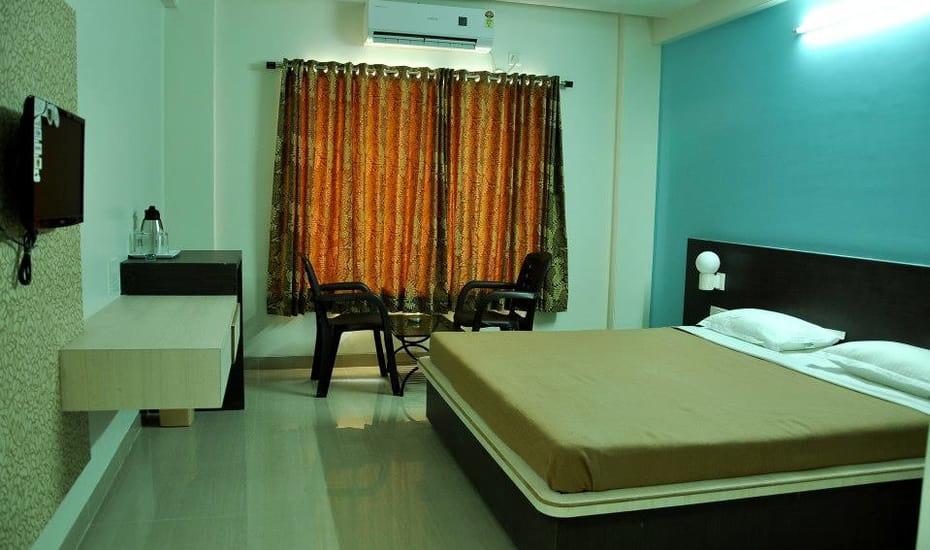 Sandesh Resort Wai Ngoại thất bức ảnh