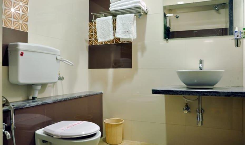 Sandesh Resort Wai Ngoại thất bức ảnh